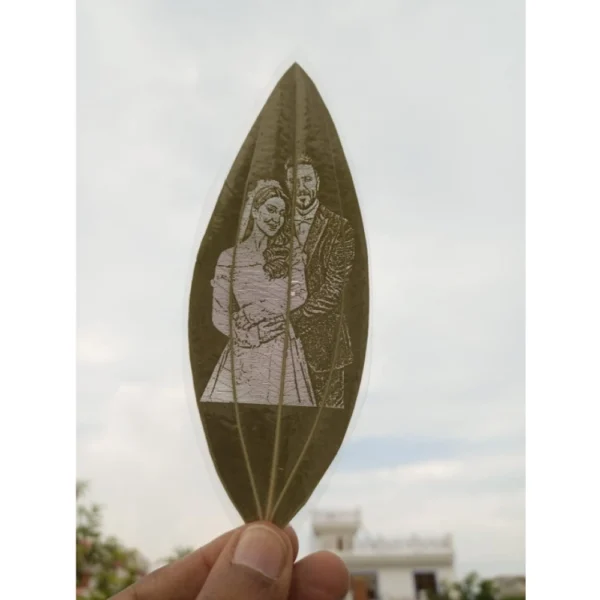 Generic Custom Engraved Leaf Art – Couple Portrait on Natural Leaf